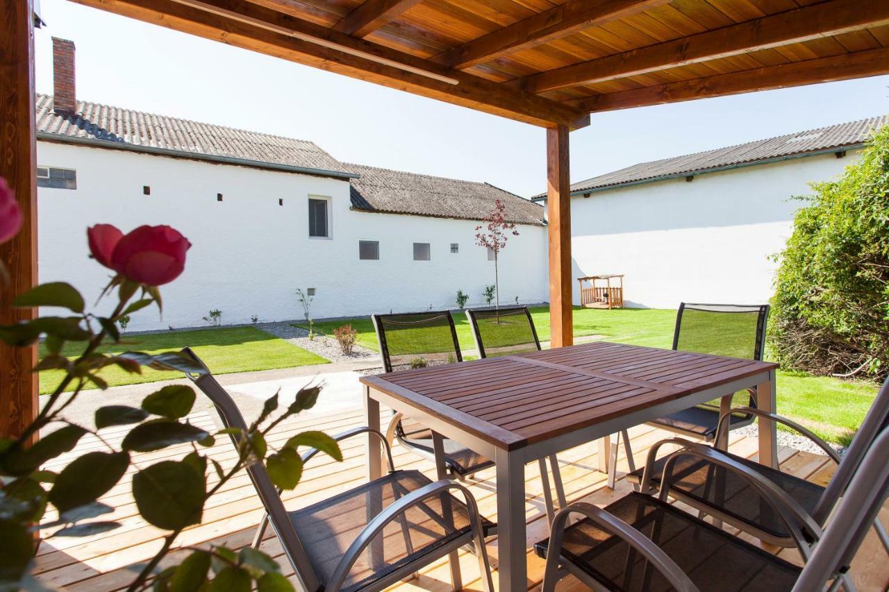 Zehentner - Wein & Feriendomizil Villa Illmitz Bagian luar foto