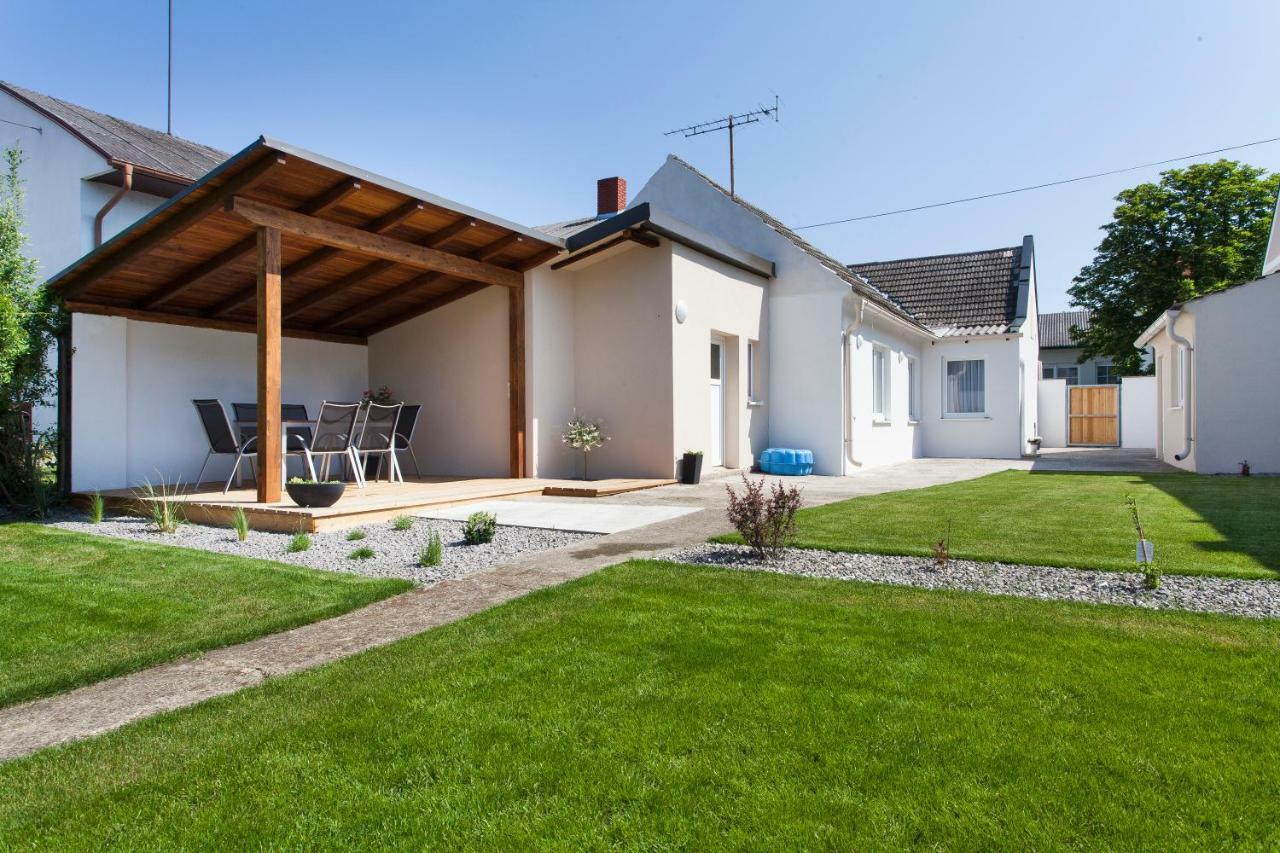 Zehentner - Wein & Feriendomizil Villa Illmitz Bagian luar foto